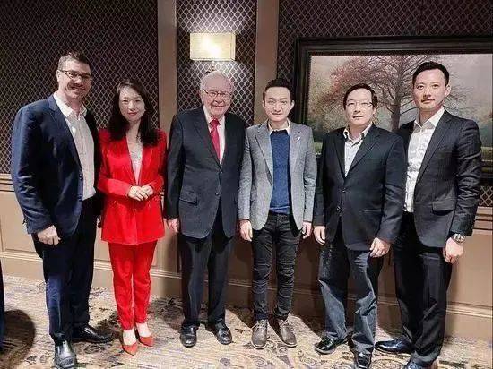 自称推特新CEO<strong></p>
<p>比特币交易网站</strong>，被李笑来引路，这个币圈大忽悠，到底什么来头？