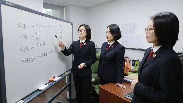 利用跨境虚拟币骗局榨干受害人血汗钱<strong></p>
<p>虚拟格林币</strong>！这个诈骗团伙的嫌疑人被起诉