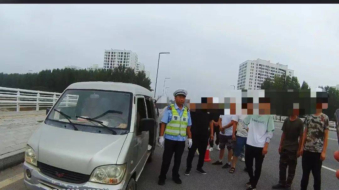 违法超员<strong></p>
<p>吴某虚拟币</strong>！雷某、吴某某、赵某……被驻马店交警查获