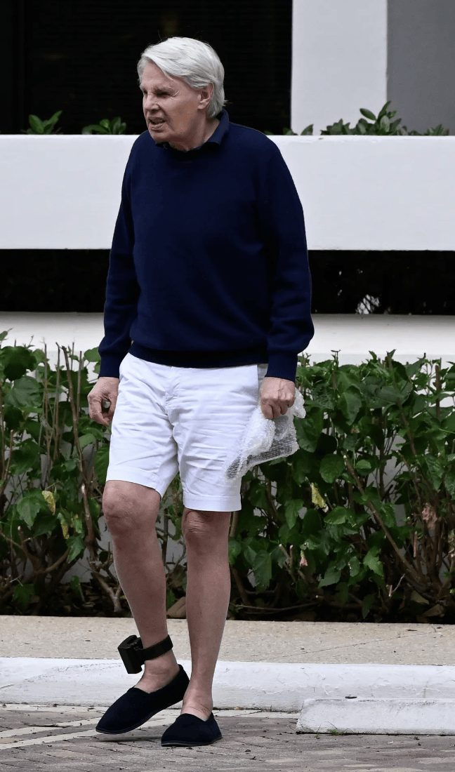 被指控长期诱迫、性虐年轻男性<strong></p>
<p>虚拟币通缉</strong>，美知名时装品牌前CEO拒不认罪