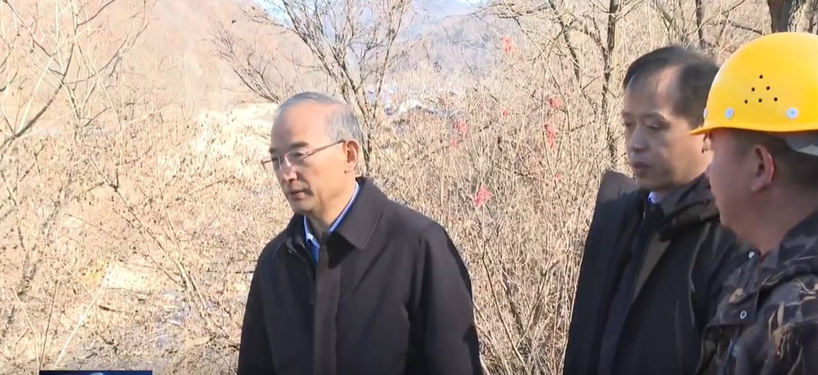 调研途中<strong></p>
<p>松原虚拟币</strong>，吉林省委书记多次随机停车察看水毁工程施工情况