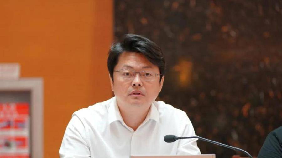 北京拟提名两位区长人选<strong></p>
<p>虚拟币会</strong>，有一位“80后”