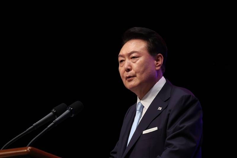 韩国法院对尹锡悦发布逮捕令<strong></p>
<p>替买虚拟币</strong>！专家称仍可能通过安全部门反抗