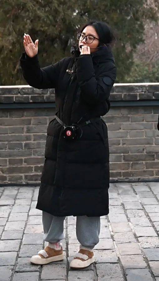 鸡窝头女士收拾漂亮上班了<strong></p>
<p>亿博虚拟币</strong>！精致一年潦草一天爆红