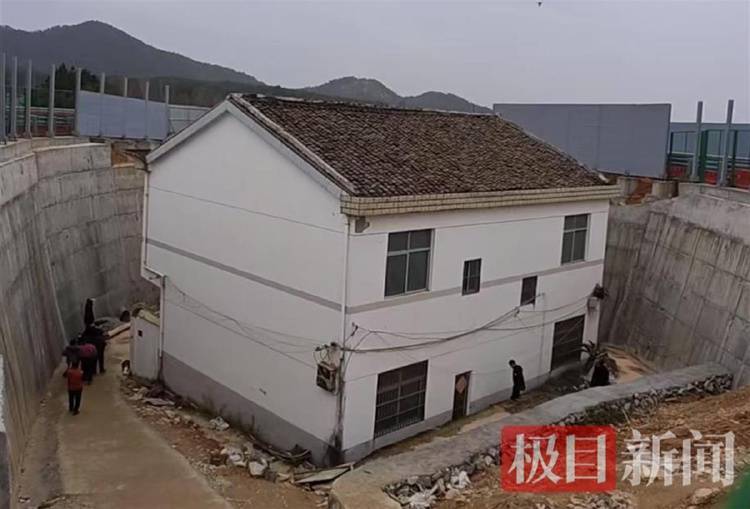 “没料到政府宁可多花钱让公路改道”<strong></p>
<p>虚拟币</strong>，江西“最强钉子户”独守孤房