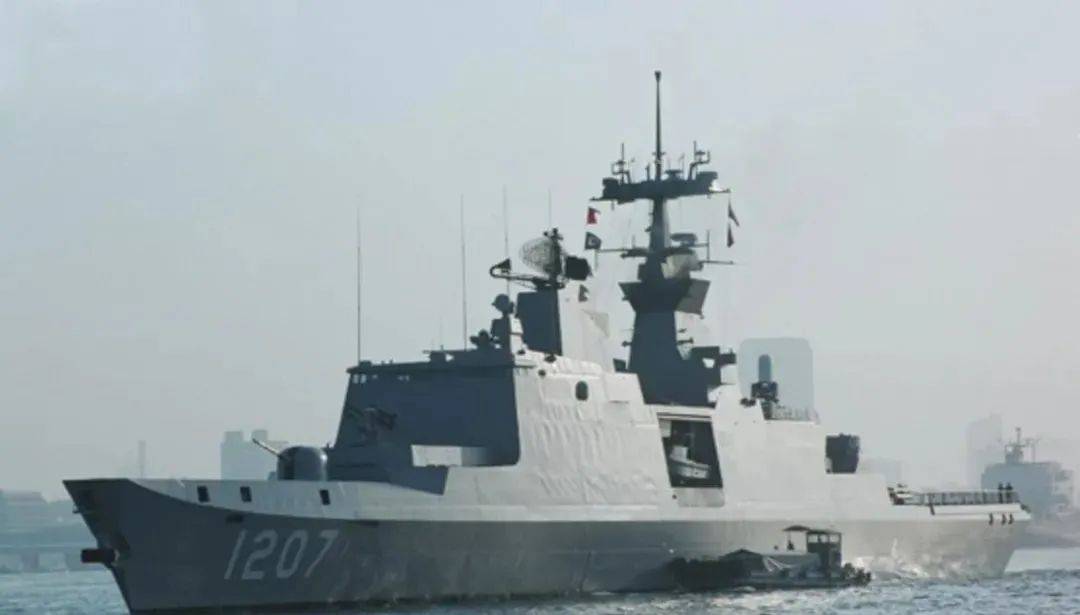 两岸军舰再次对峙<strong></p>
<p>ps虚拟币</strong>，台军挑衅遭解放军驳斥，052D卸下主炮炮衣亮剑，台舰艇灰溜溜撤离，岛内“绿媒”气得跳脚