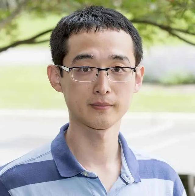 核物理学家<strong></p>
<p>虚拟币模拟</strong>，归国