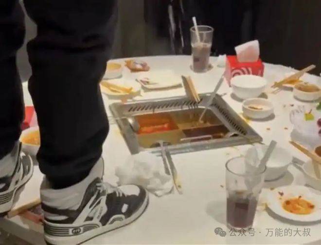 “魔童尿海”大反转<strong></p>
<p>虚拟网络币</strong>！海底捞被抵制错在太“滥情”