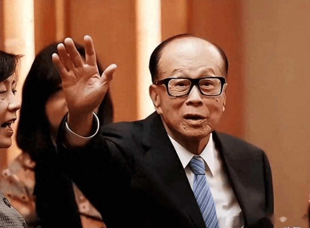 李嘉诚港口交易引发中美争锋<strong></p>
<p>虚拟币发行</strong>，特朗普指示夺巴拿马运河，关键时刻中方发声！