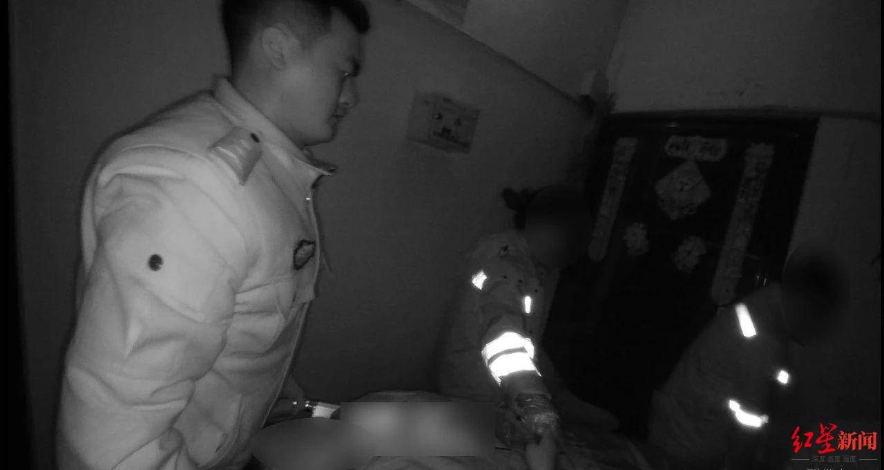 网友报警“她3天没上线了”<strong></p>
<p>挖矿 虚拟币</strong>，24岁独居女子被民警找到时正躺地上抽搐