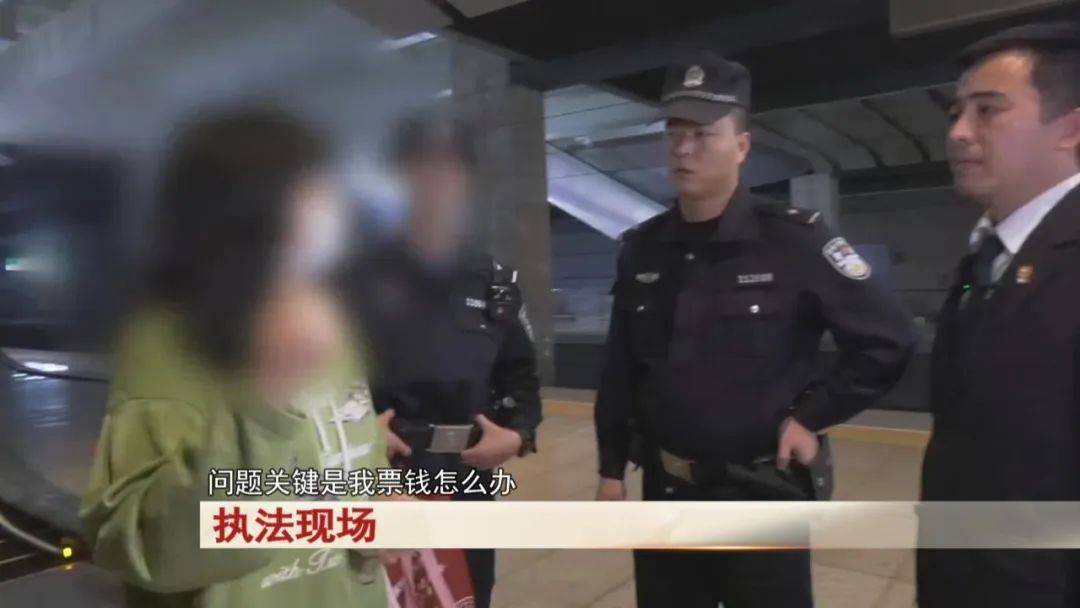 “老赖”车站被抓<strong></p>
<p>中国</strong>，竟质问法官：为何不抓我妈 ！