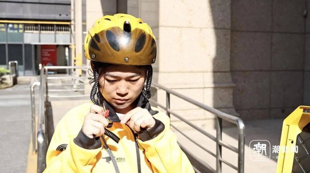 脑瘫女骑手送外卖7年<strong></p>
<p>中国</strong>，换了6辆车，故事感动杭州