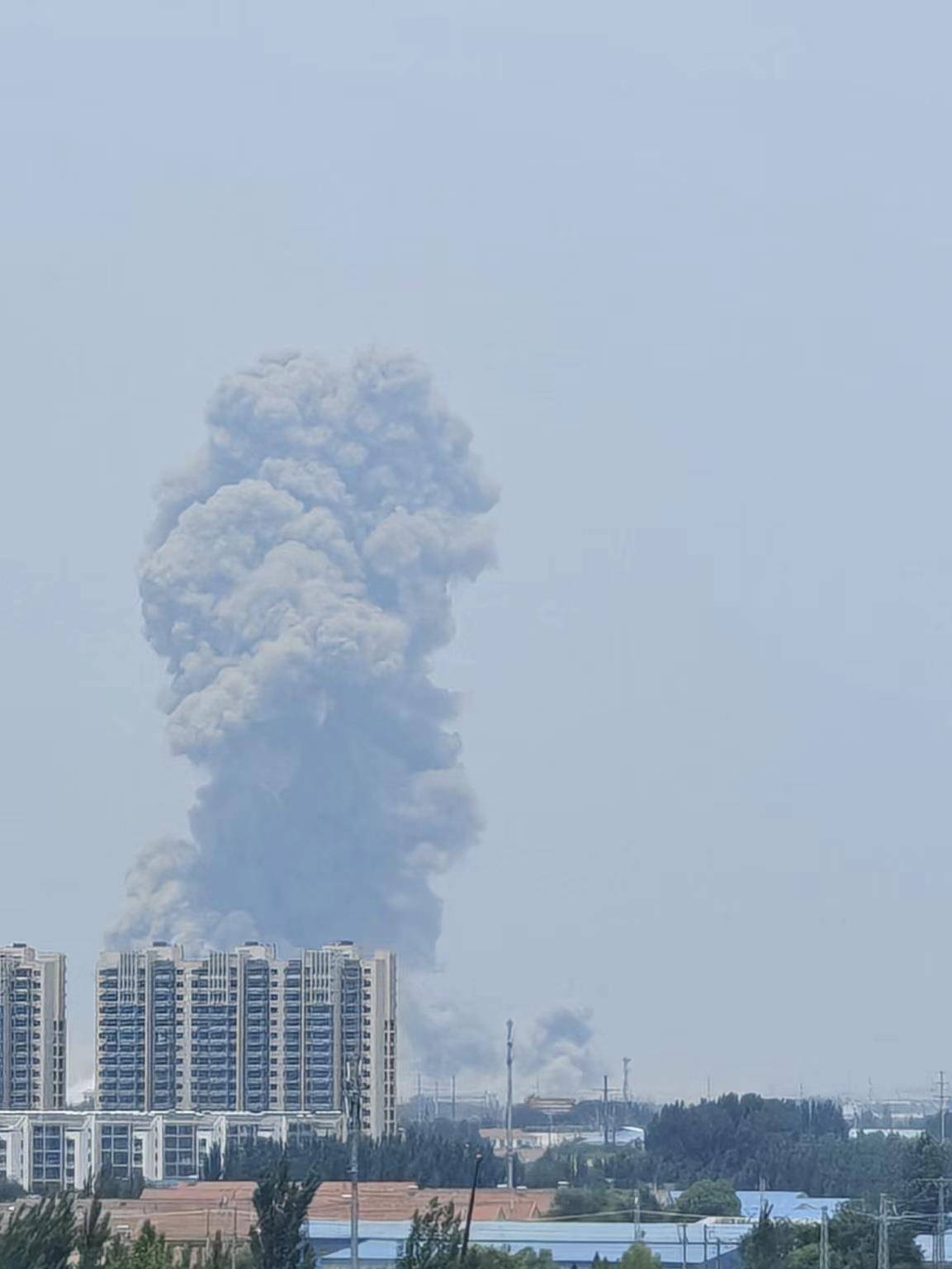 山东高密一化工车间发生爆炸<strong></p>
<p>币安虚拟币交易</strong>，一公里外饭店窗户被震碎，当地：现场已疏散完毕，具体情况核实中