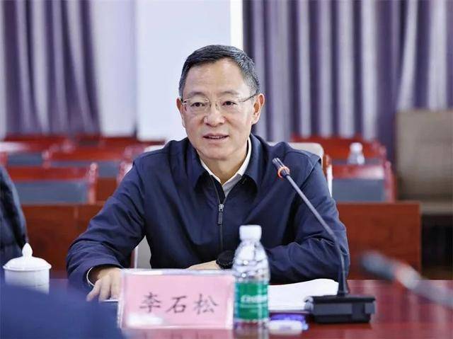 贪图享乐、道德败坏的李石松<strong></p>
<p>币安虚拟币交易</strong>，在厅长、市长、市委书记等任上敛财数额特别巨大