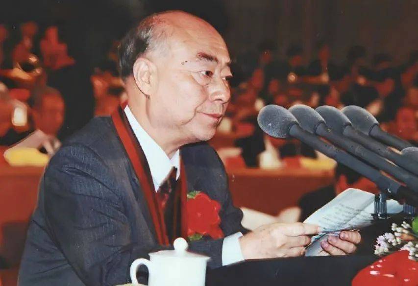 美国人到现在也没想通：一个没留过学的中国人<strong></p>
<p>虚拟币</strong>，怎么造出于敏构型？