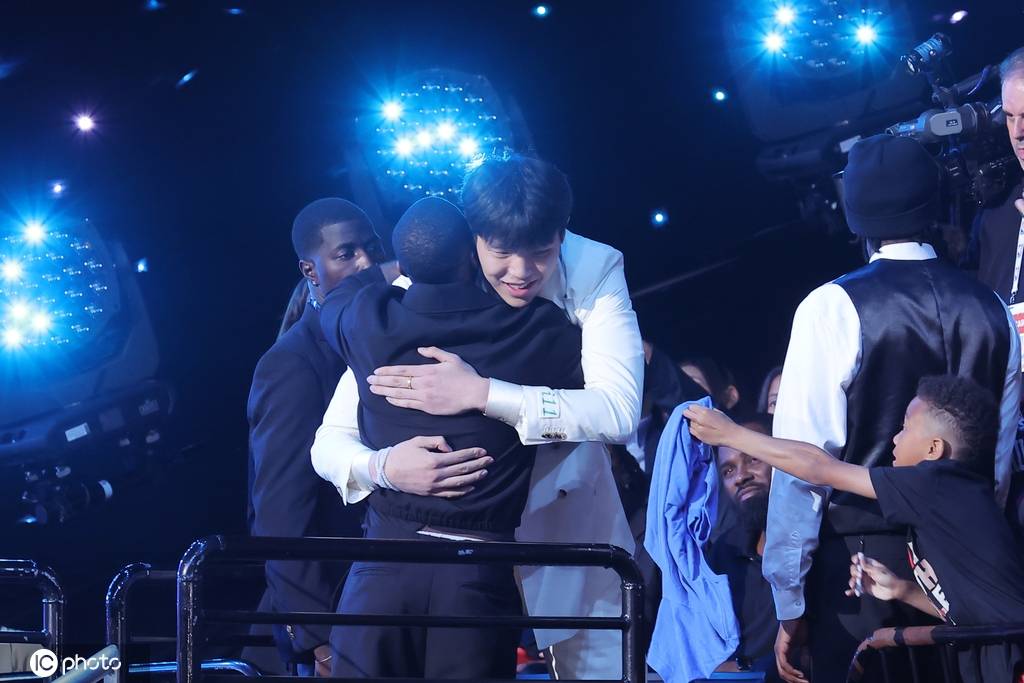 杨瀚森为何超预期被选中<strong></p>
<p>2015虚拟币</strong>？开拓者内线扎堆是压力也是动力