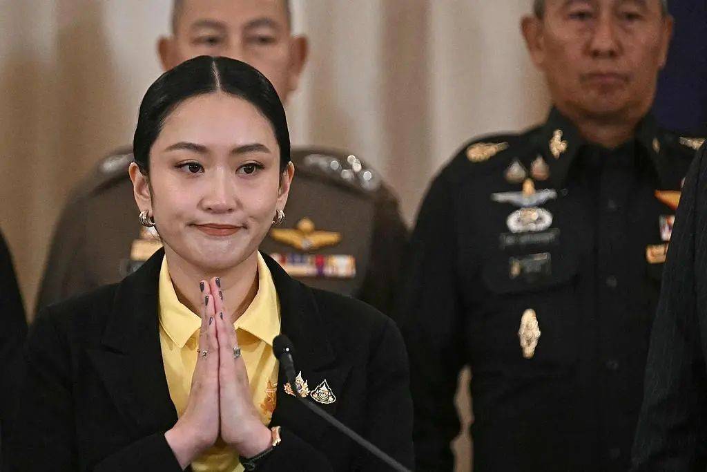 总理府已被围<strong></p>
<p>2015虚拟币</strong>，佩通坦拒绝辞职，军方态度坚决，陆军司令作出决定