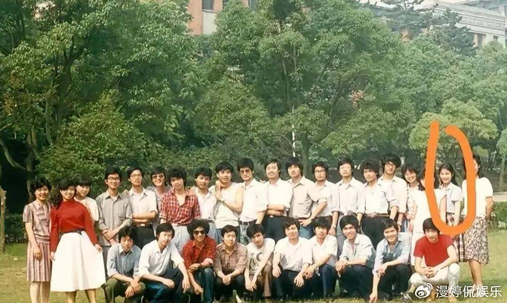 杜建英大学旧照曝光<strong></p>
<p>虚拟币源码</strong>，难怪能上位！两儿子名字暗藏深意，手握股权