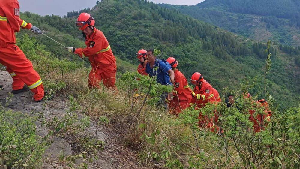 一人因登山摔伤腰部被困山底<strong></p>
<p>虚拟数字币交易所</strong>，淄博消防紧急救援