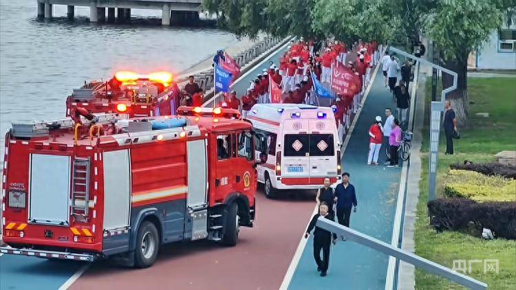 辽宁朝阳暴走团“顶牛”消防车救护车 事实谁来厘清<strong></p>
<p>猴币虚拟</strong>？