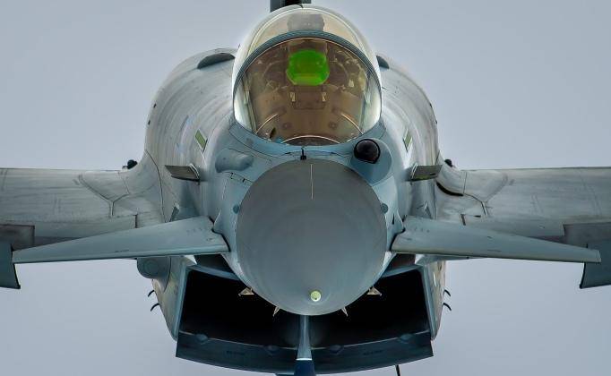 买不到F-35<strong></p>
<p>日本</strong>，不愿意买枭龙，不敢买歼-10，土耳其只能买台风了？