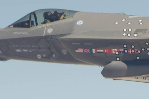 买不到F-35<strong></p>
<p>日本</strong>，不愿意买枭龙，不敢买歼-10，土耳其只能买台风了？