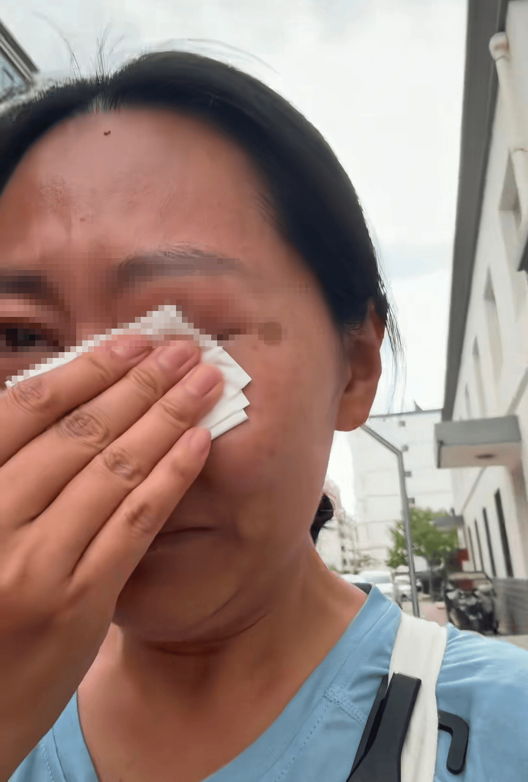“不是你干的<strong></p>
<p>迪士尼</strong>，你扶啥？”女子称扶老人后反被诬陷，维权近3月却等到“阴阳”道歉信