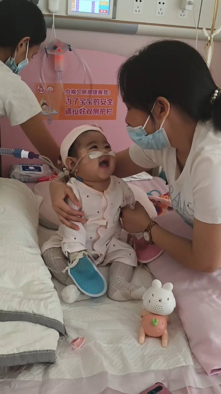 奶奶在哭<strong></p>
<p>深康佳a股票</strong>，宝宝在笑！40天女婴重病，00后父亲割肝救女，术后这一幕让网友泪奔