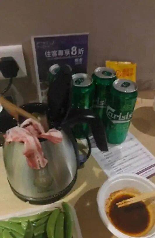 男子发视频“炫耀”用客房水壶煮火锅<strong></p>
<p>深康佳a股票</strong>，当事酒店回应