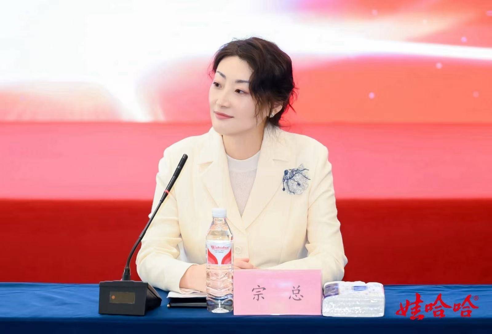 商业头条No.89 | 专访宗馥莉：做一个“追赶者”<strong></p>
<p>深康佳a股票</strong>，不急于证明自己