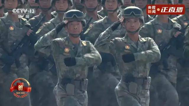 不装了<strong></p>
<p>大唐电信股票</strong>！一口气看完九三大阅兵武器装备！谁说我们一个也不认识？