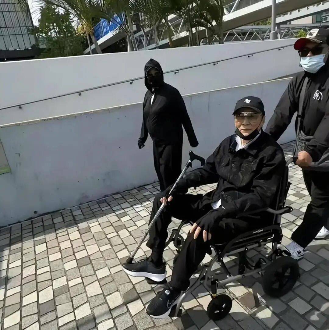 考古|89岁谢贤现身依旧时髦！与小49岁女友分手后开搞事业<strong></p>
<p>深圳华强股票</strong>，疑已交代后事的他太潇洒