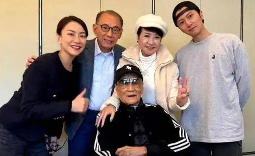考古|89岁谢贤现身依旧时髦！与小49岁女友分手后开搞事业<strong></p>
<p>深圳华强股票</strong>，疑已交代后事的他太潇洒