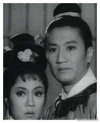 考古|89岁谢贤现身依旧时髦！与小49岁女友分手后开搞事业<strong></p>
<p>深圳华强股票</strong>，疑已交代后事的他太潇洒