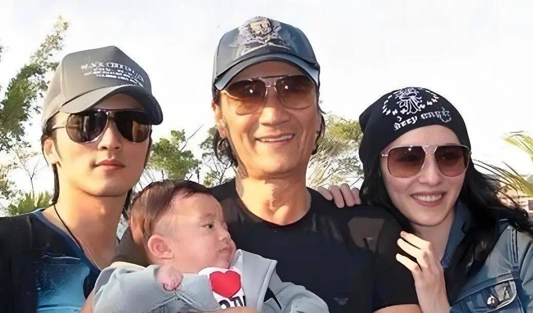 考古|89岁谢贤现身依旧时髦！与小49岁女友分手后开搞事业<strong></p>
<p>深圳华强股票</strong>，疑已交代后事的他太潇洒