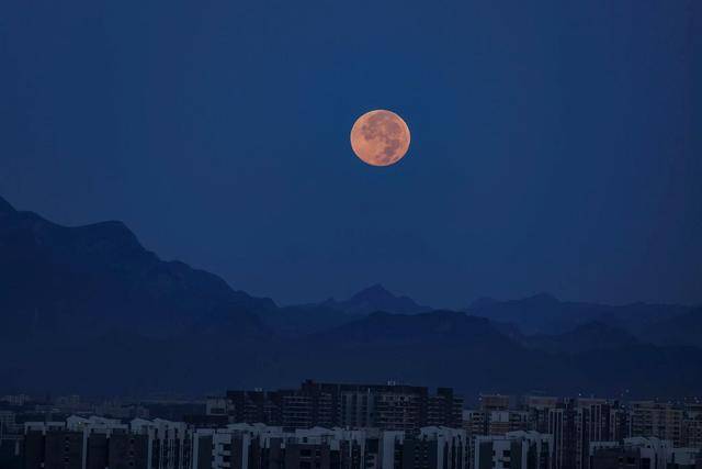 刷屏朋友圈<strong></p>
<p>科士达股票</strong>！“红月亮”高清大图来了