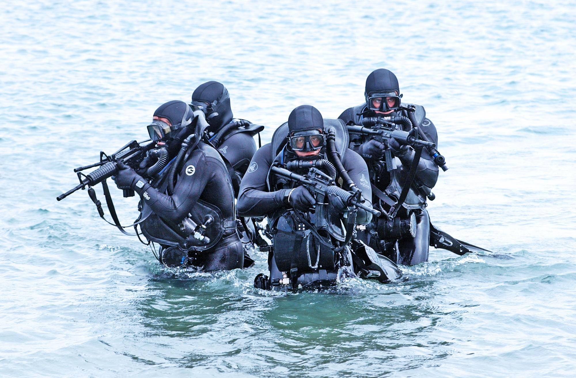 美海豹特种兵突袭胡塞<strong></p>
<p>华胜天成股票</strong>，7500万美元战机坠毁，开火杀死30名也门人