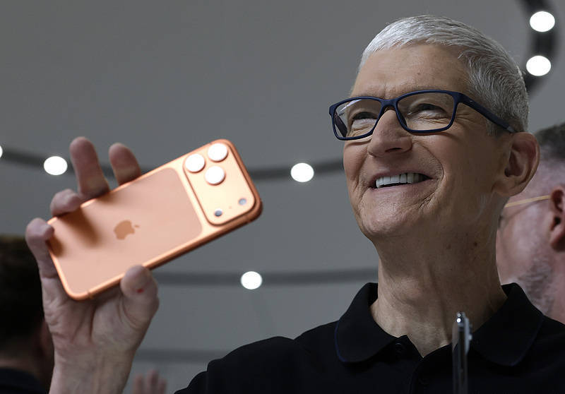 iPhone 17只是开始！苹果将陆续推出10款新品<strong></p>
<p>良品铺子股票</strong>，首款无显示屏智能眼镜也将亮相