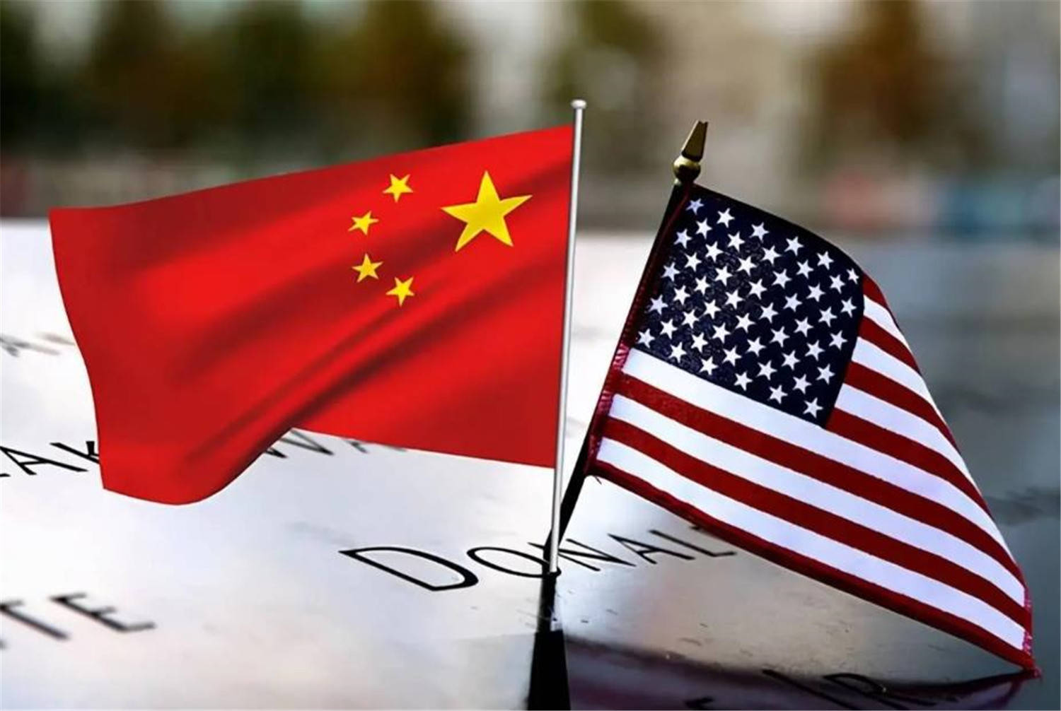 中美激烈交锋两天后<strong></p>
<p>蓝色光标股票</strong>，中国大胜归来，中国代表走出会场喜气洋洋