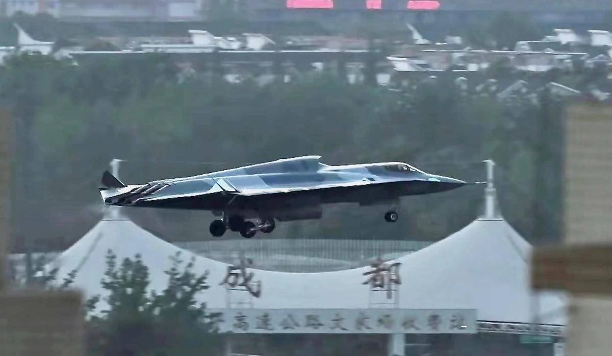 歼-36是隐身轰炸机？印媒：世界首款六代机<strong></p>
<p>北京银行股票</strong>，美国F-47在三年后飞