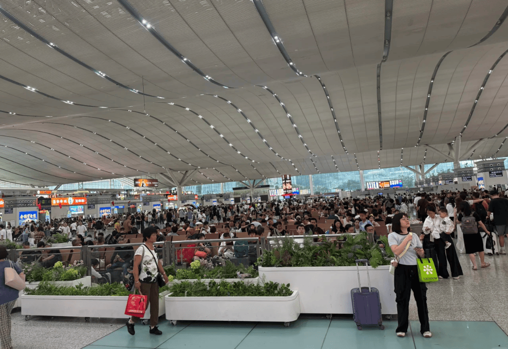 “不亚于春节回家”！凌晨5点<strong></p>
<p>云内动力股票</strong>，深圳有人已经堵在路上……