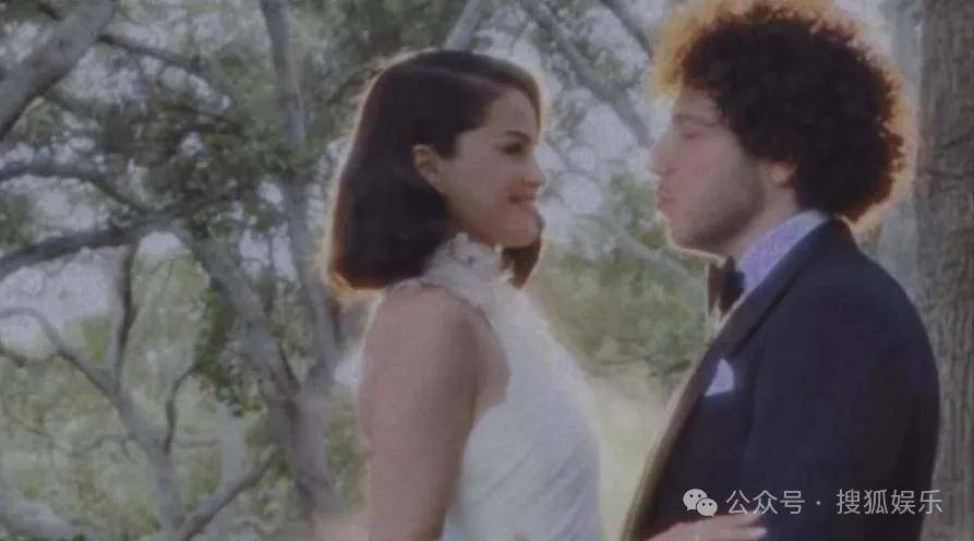 无意还是戏精？她办婚礼<strong></p>
<p>万科a股票</strong>，分手多年的他隔空说“我愿意”？