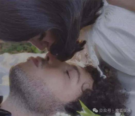 无意还是戏精？她办婚礼<strong></p>
<p>万科a股票</strong>，分手多年的他隔空说“我愿意”？