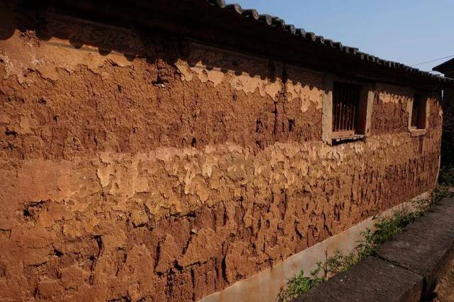 没人住的房子<strong></p>
<p>中油资本股票</strong>，为什么会“老”得特别快？