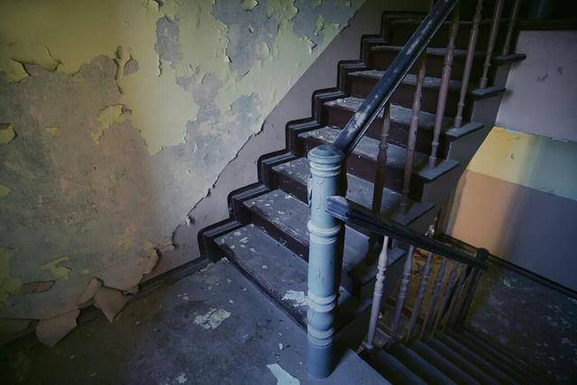 没人住的房子<strong></p>
<p>中油资本股票</strong>，为什么会“老”得特别快？