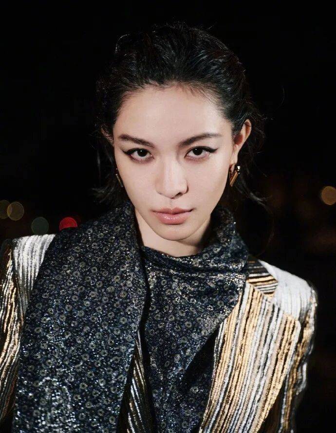 时装周上的女明星<strong></p>
<p>中油资本股票</strong>，秋冬氛围感一键封顶！