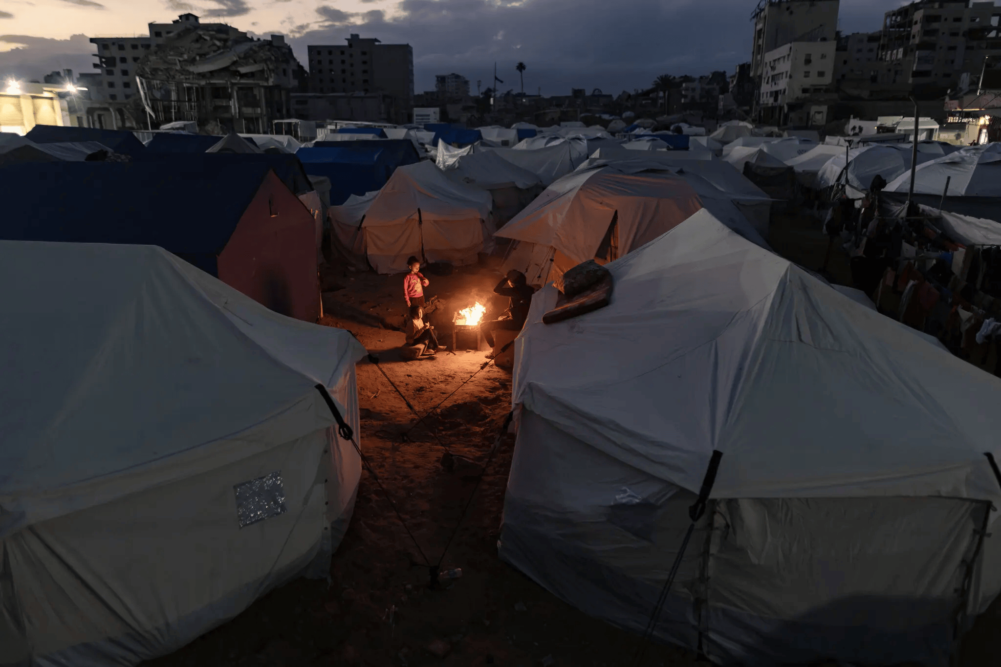 加沙战争两周年：分裂的以色列<strong></p>
<p>法拉第未来股票</strong>，无力的巴勒斯坦