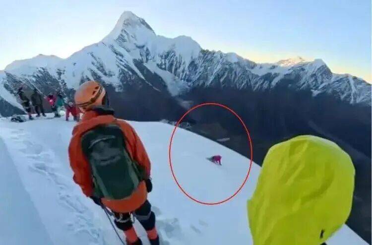 打卡拍照<strong></p>
<p>法拉第未来股票</strong>，再美也不能用生命对焦