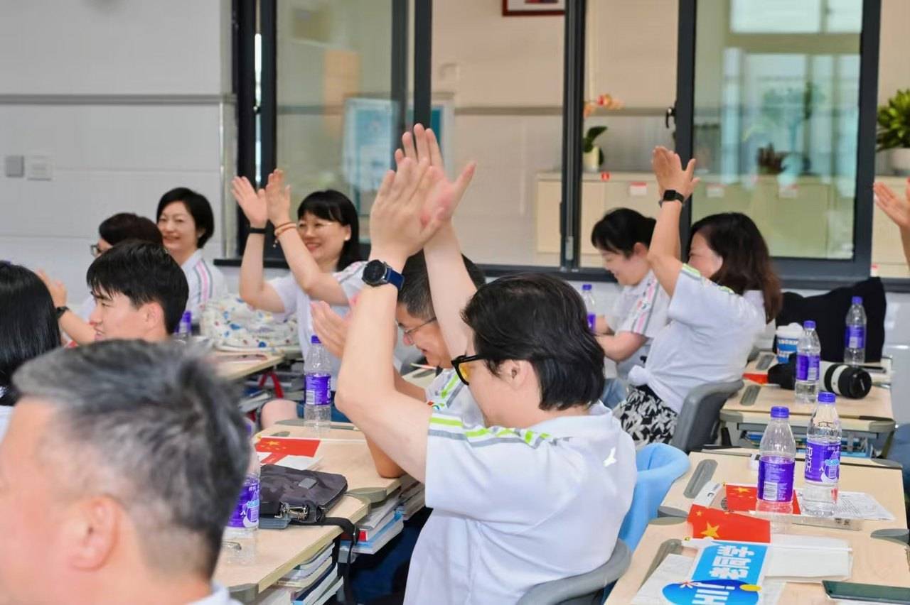 那个让老师骄傲的“调皮”班级！30年同学聚会<strong></p>
<p>格力地产股票</strong>，还伴有一封来自贵州的感谢信