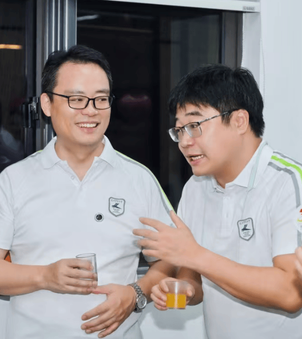 那个让老师骄傲的“调皮”班级！30年同学聚会<strong></p>
<p>格力地产股票</strong>，还伴有一封来自贵州的感谢信